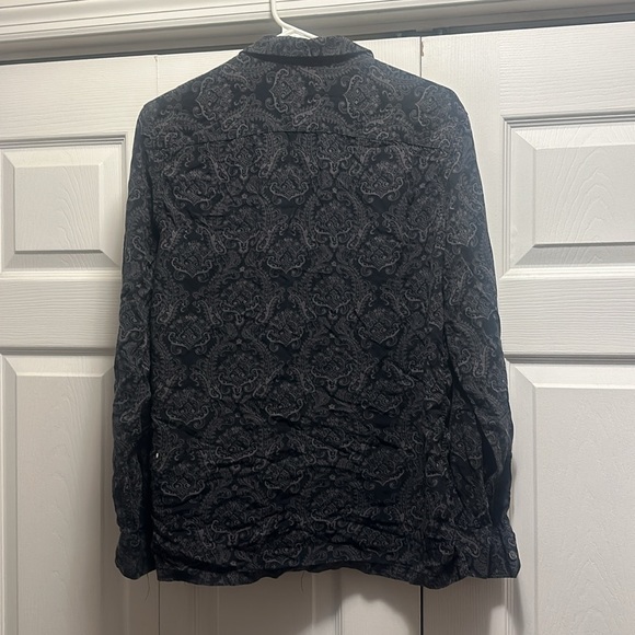 Abercrombie and Fitch, black viscose Paisley Long sleeve button up medium - Picture 3 of 4